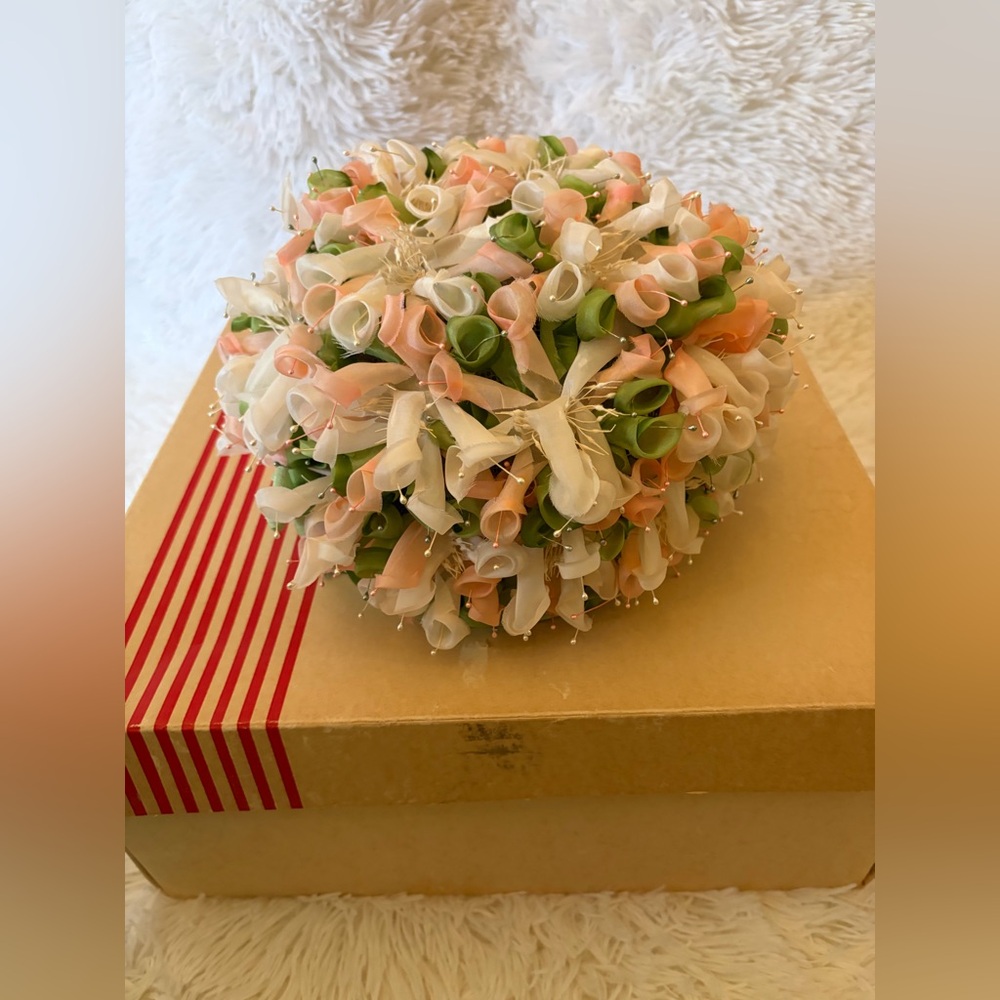 VTG  50s Floral Ribbon Hat w/  Broadway Store Box & Receipt – Bouquet Flower Hat